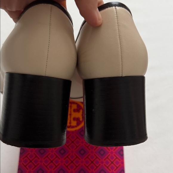 Tory Burch Cream Studded Loafers with Black Block Heel sz 10 - Picture 5 of 10